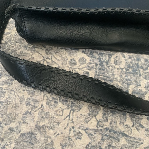 Antik Kraft large vegan crossbody bag - Picture 8 of 11